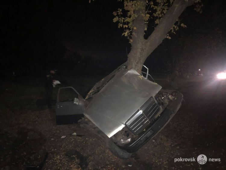 ДТП у Мирнограді: водія діставали рятувальники
