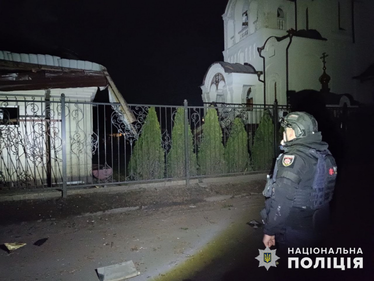 Поранена людина, понад 60 руйнувань за ніч: у поліції повідомили про наслідки російських атак