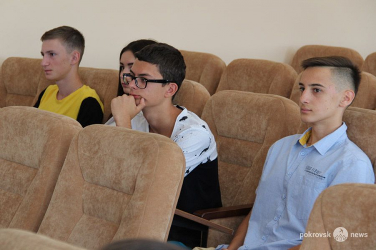 В Покровске состоялось первое заседание Молодежного совета