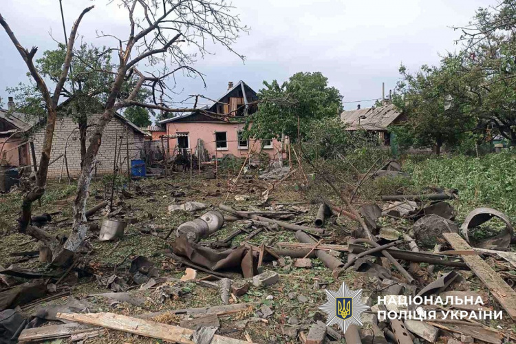 Двоє жителів Донеччини зазнали поранень унаслідок російських атак