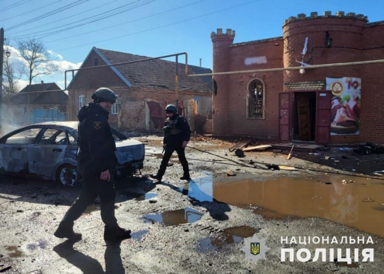 40 ударів по Донеччині: Ворог поцілив у домівки, школу, фабрику, дитячий садок