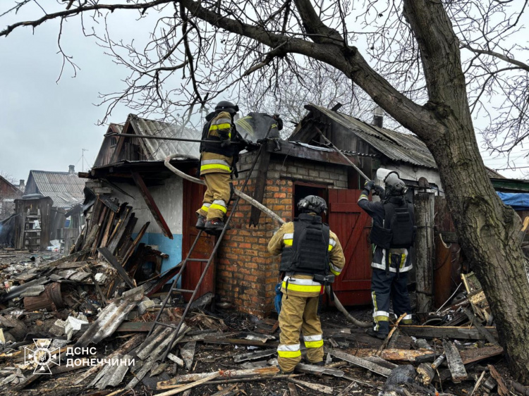 Рятувальники ліквідували наслідки ворожого удару по Родинському