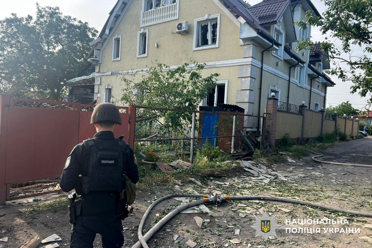 Наслідки обстрілів Донеччини: поліція повідомила про поранених зокрема в Покровську, Добропіллі та Мирнограді