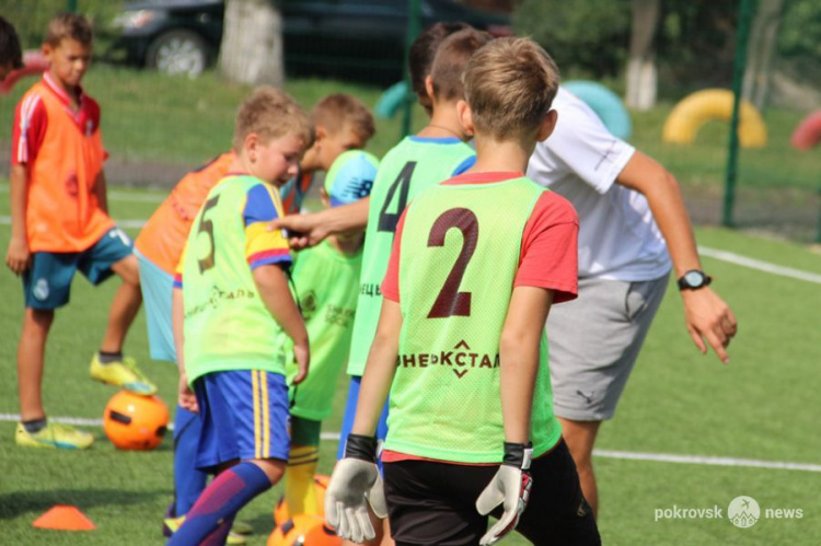 В Покровске дети смогут бесплатно заниматься футболом благодаря ФК «Шахтер» и компании «Донецксталь»