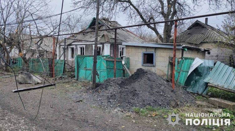 Доба обстрілів Донеччини минула без постраждалих, але з численними руйнуваннями