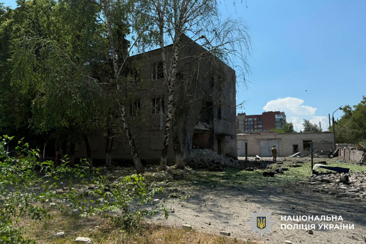 Двоє цивільних загинули, ще 11 поранені внаслідок ворожих обстрілів Донеччини 8 червня