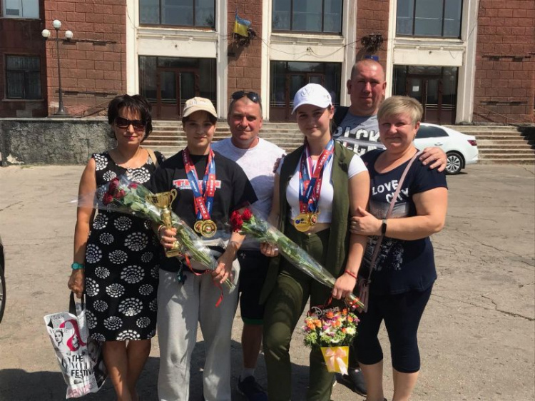 Спортсменки из Мирнограда стали призерами Чемпионата Европы по пауэрлифтингу