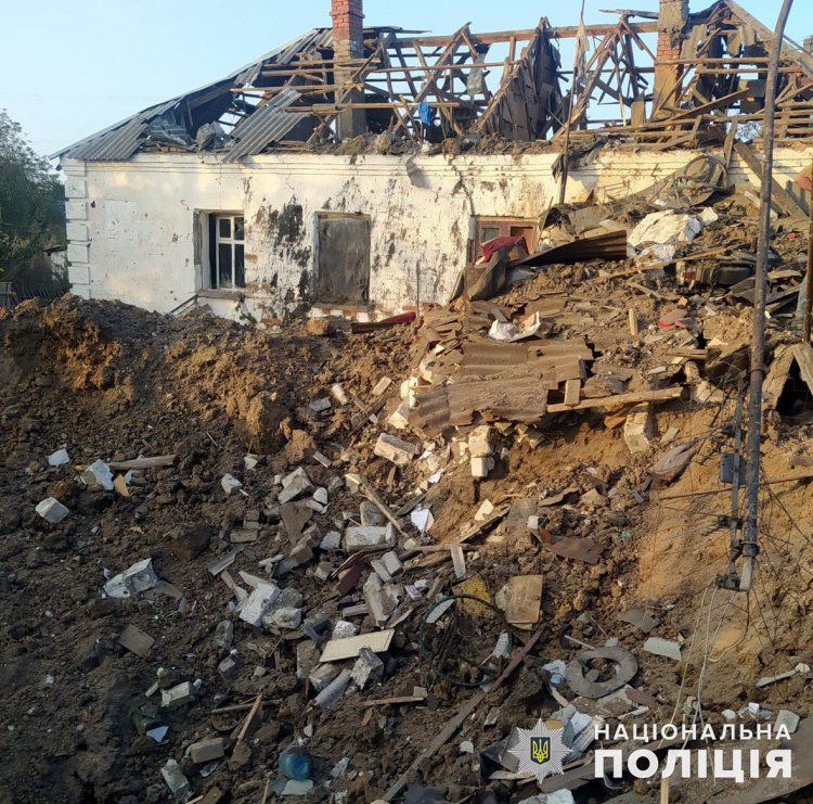 За добу ворог обстріляв 12 населених пунктів Донеччини: є вбиті та поранені
