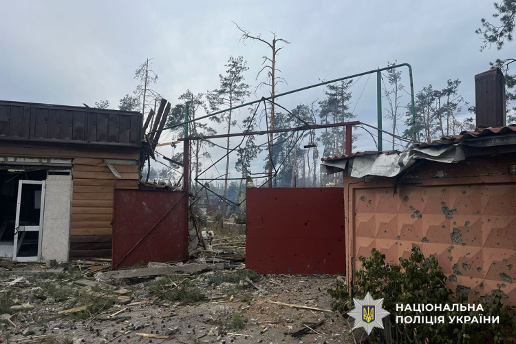 У Родинському зруйновано багатоповерхівку: за добу ворог обстріляв 5 населених пунктів Донеччини