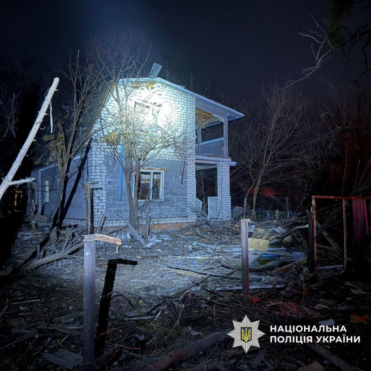 Двоє загиблих і 13 поранених, з них троє дітей: поліція Донеччини повідомляє про чергові злочини росії