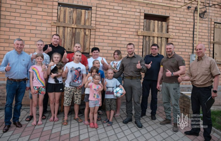 Павло Кириленко відвідав дитячі будинки в Мирнограді, Костянтинівці та Дружківці