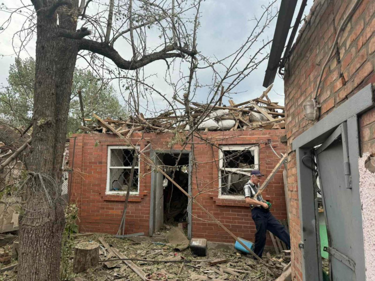 Знову авіабомби на Покровськ: поранено двох мешканців, пошкоджено об'єкти інфраструктури