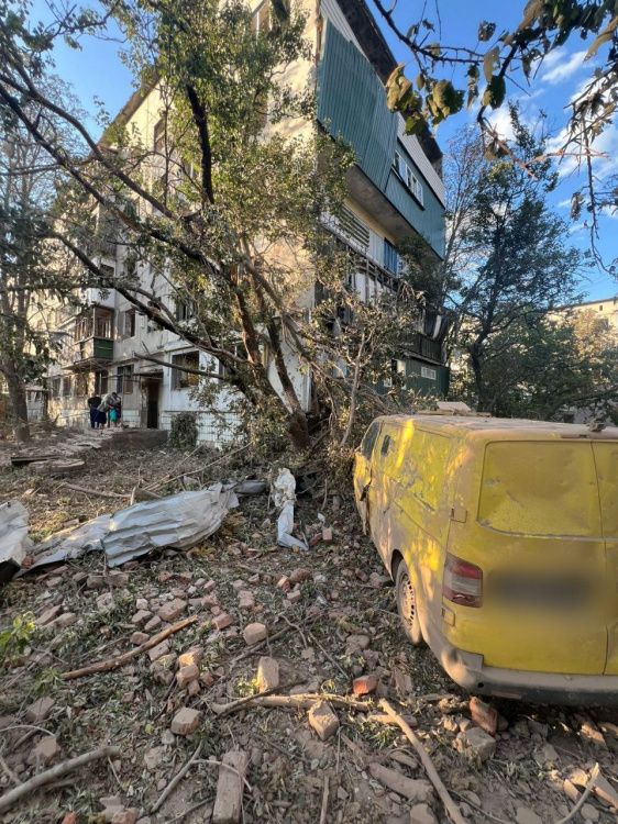 Двоє вбитих і п’ятеро поранених: росія поцілила по цивільних на Донеччині