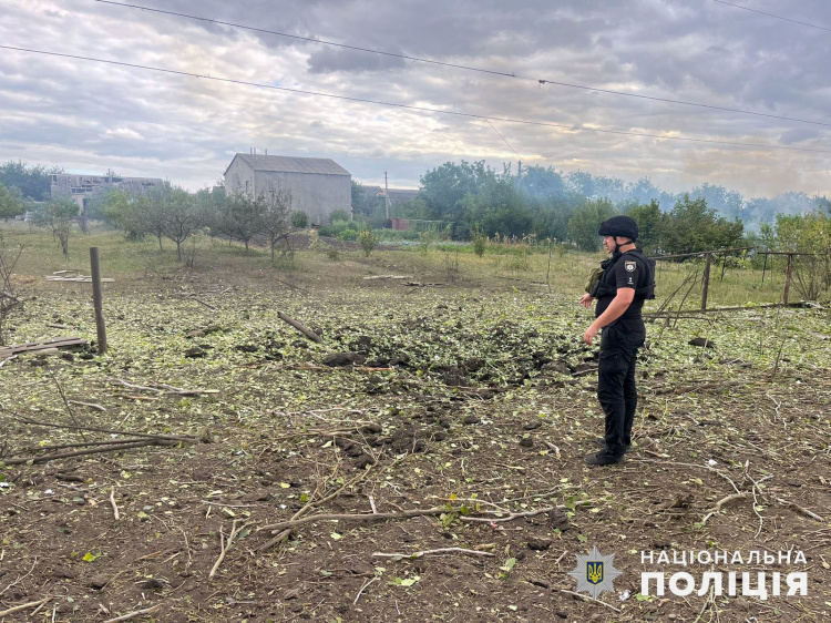 Ворог завдав по Гродівці чотири авіаудари, а під ранок обстріляв Новогродівку