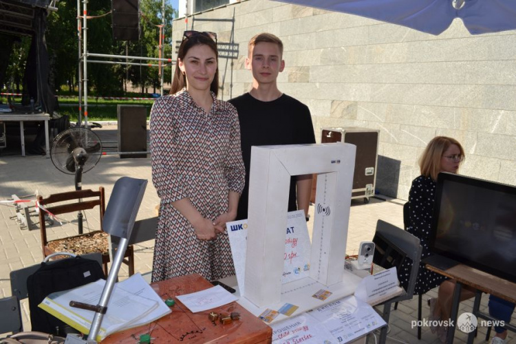В Покровске прошла выставка молодежных проектов к 100-летию ДонНТУ