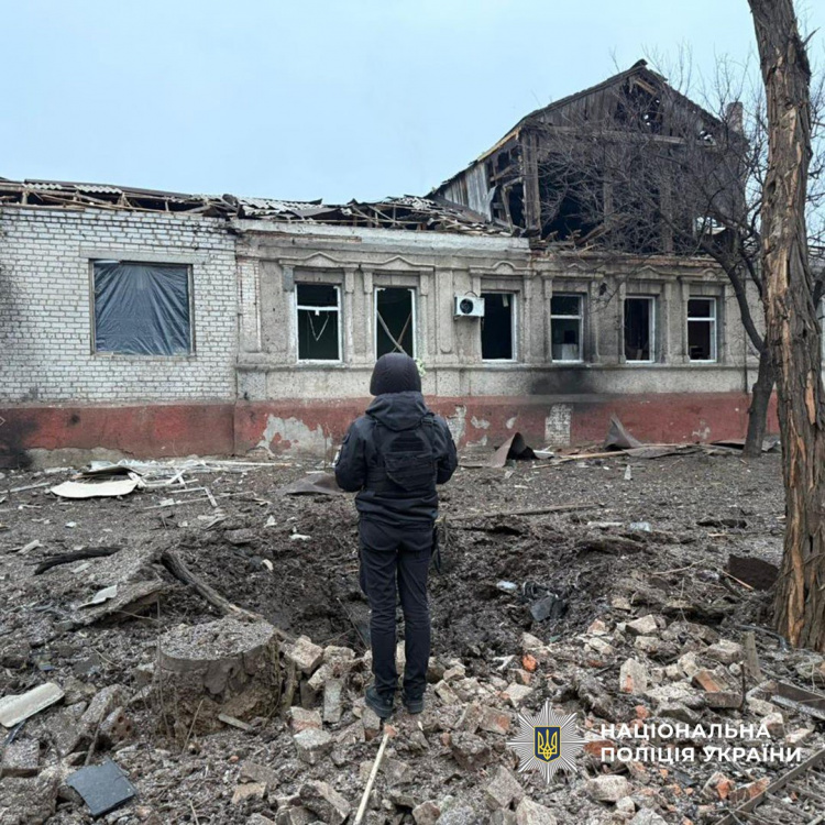 Про загиблого та 8 поранених жителів Донеччини внаслідок обстрілів 13 січня повідомила поліція