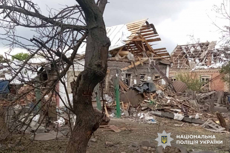 Знову руйнування та постраждалі: в поліції повідомили про наслідки обстрілів Донеччини 16 червня