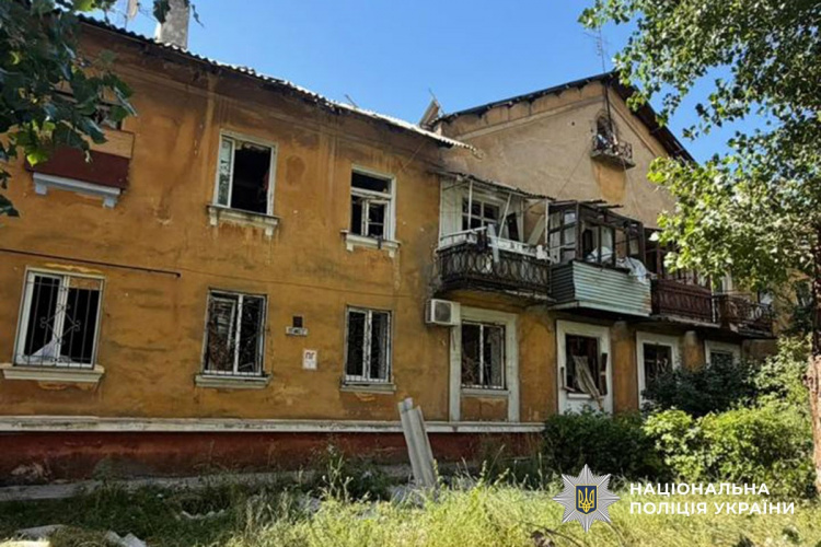 Троє людей зазнали поранень через російські обстріли Донеччини 12 липня