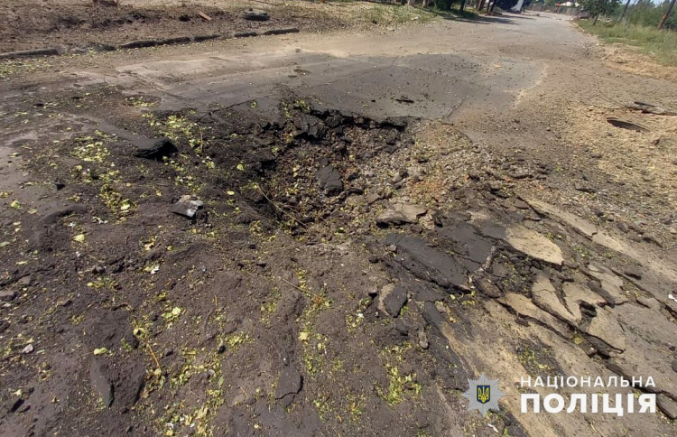 Доба під бомбами: війська рф вбили двох жителів Донеччини, ще 12, зокрема дитину, поранили