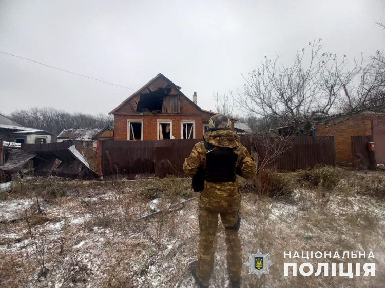 Продовжують гатити по цивільних: у поліції Донеччини повідомили про наслідки обстрілів 1 грудня