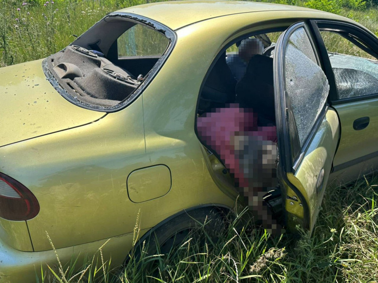 5 загиблих у Родинському: росіяни вдарили дроном по цивільних автівках