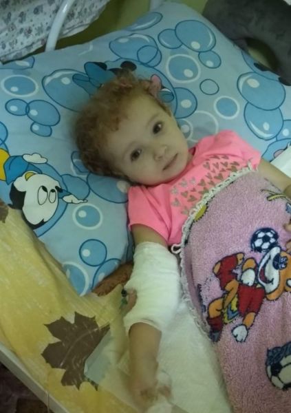 Двухлетней Еве Гресь из Мирнограда нужна помощь, чтобы победить лейкоз
