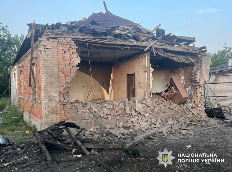 За добу окупанти обстріляли 6 населених пунктів Донеччини: вбили цивільного, ще 3 поранили