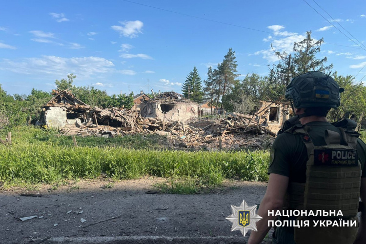 Двоє загиблих, четверо поранених: поліція Донеччини повідомила про атаки минулої доби