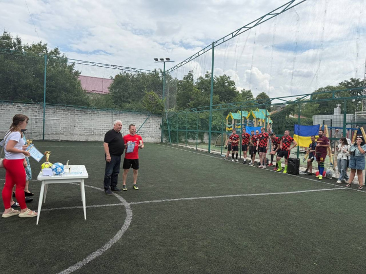 Гродівська ТГ організувала в Дніпрі змагання з мініфутболу до Дня Конституції України