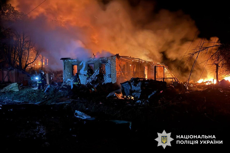 Загинули дитина та дорослий, щонайменше 13 поранених: про наслідки обстрілів Донеччини минулої доби повідомили в поліції