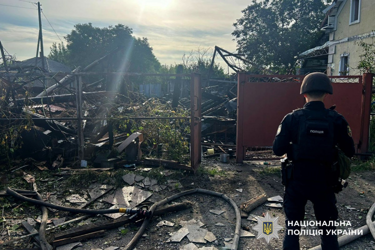 Наслідки обстрілів Донеччини: поліція повідомила про поранених зокрема в Покровську, Добропіллі та Мирнограді