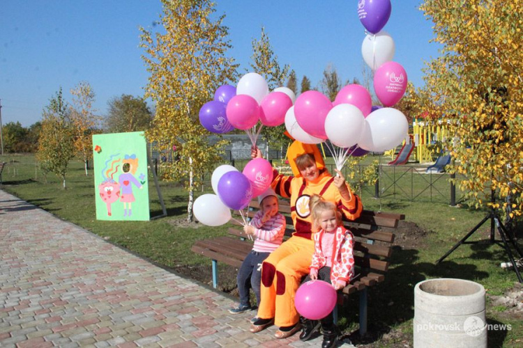 Жители микрорайона «Лазурный» положили начало счастливой «семейной» истории при поддержке компании «Донецксталь»