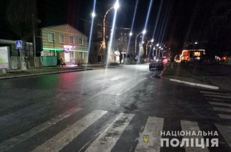 У Покровську під колеса авто потрапила 16-річна дівчина