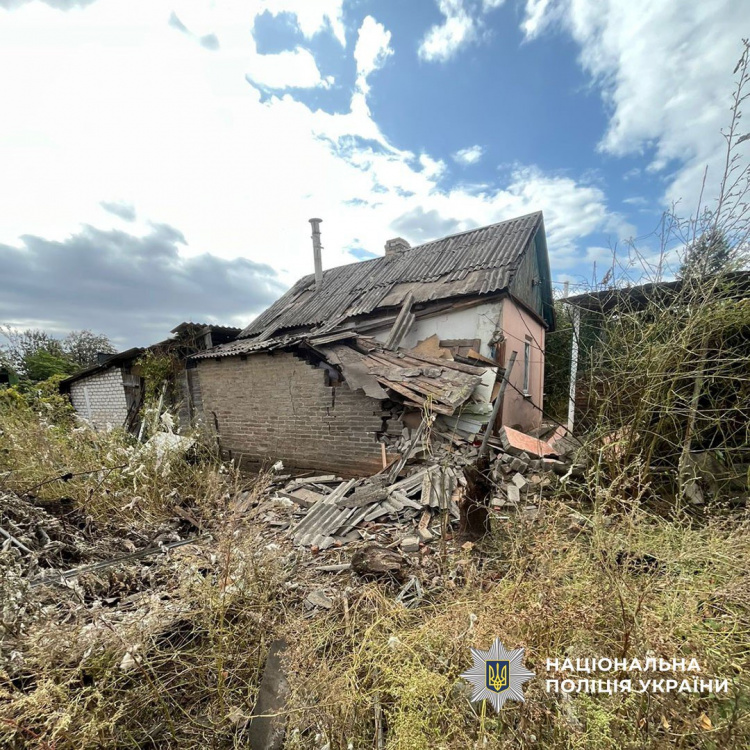 Унаслідок обстрілу в Гришиному поранено 83-річну жінку