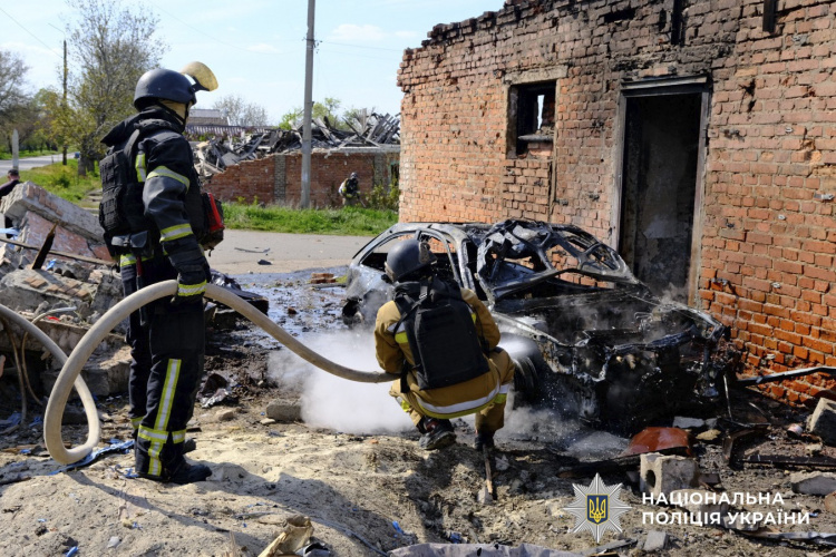 Троє людей загинуло, шестеро зазнали поранень через російські обстріли Донеччини 6 травня