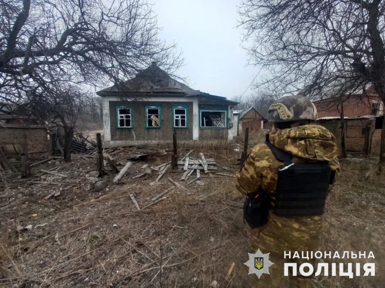 Продовжують гатити по цивільних: у поліції Донеччини повідомили про наслідки обстрілів 1 грудня