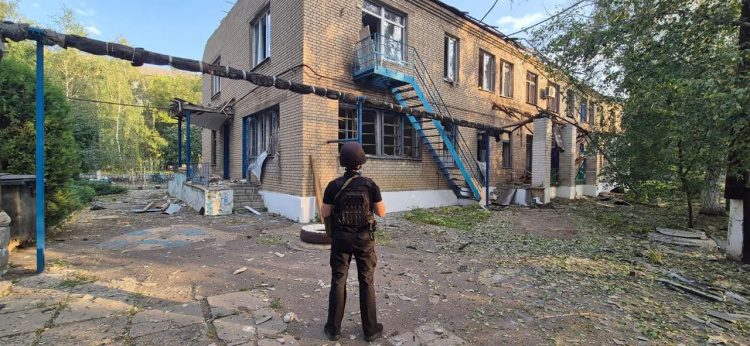 Троє загиблих і вісім поранених за добу: поліція Донеччини документує воєнні злочини рф