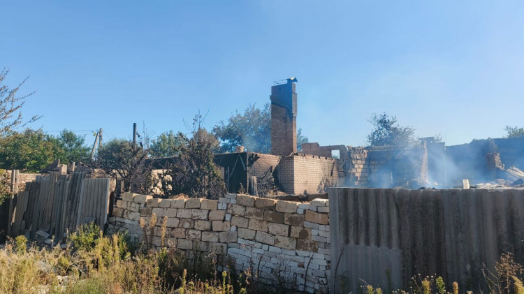 Дві людини загинули, ще 25 поранені через масовані обстріли Донеччини 14 вересня