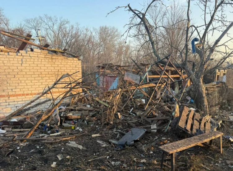 Одна людина загинула й одна зазнала поранень через російські атаки по Донеччині 21 листопада