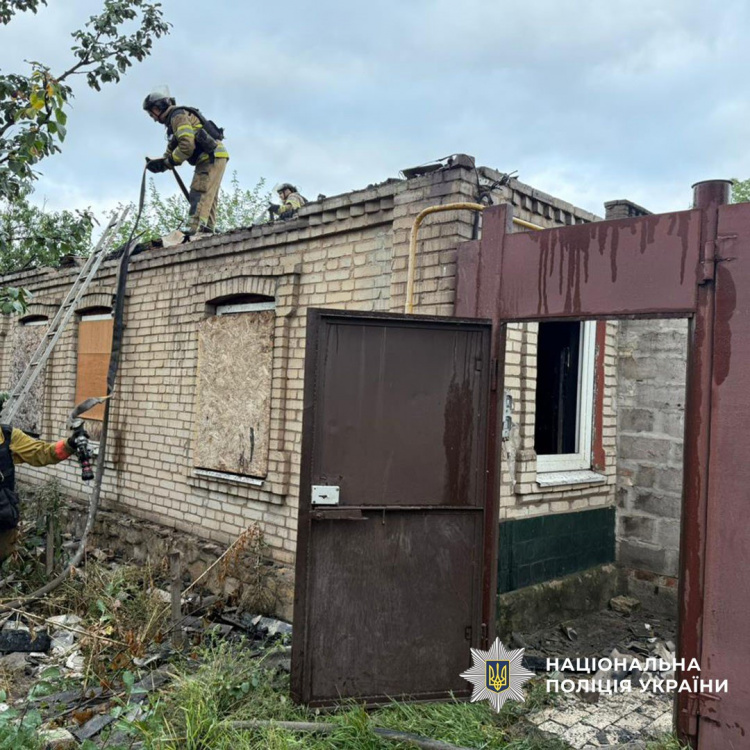 Загиблий і 6 поранених: про наслідки обстрілів Донеччини за 25 серпня повідомили в поліції