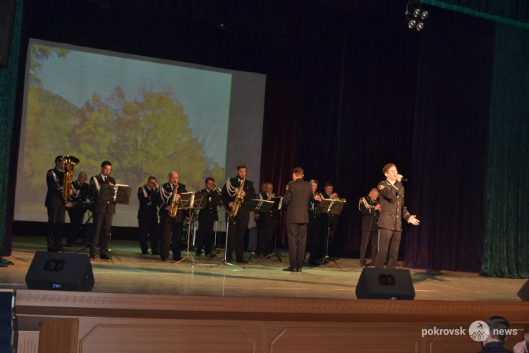 Фестиваль полицейского и юридического образования ознакомил учащихся Покровска с работой правоохранителей