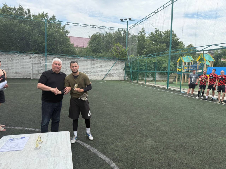 Гродівська ТГ організувала в Дніпрі змагання з мініфутболу до Дня Конституції України