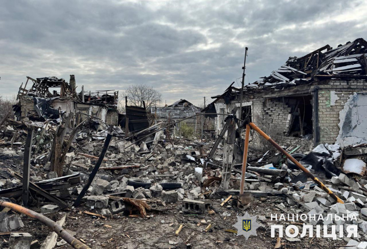 П’ятеро поранених, з них одна дитина: про наслідки обстрілів Донеччини 8 квітня повідомили в поліції