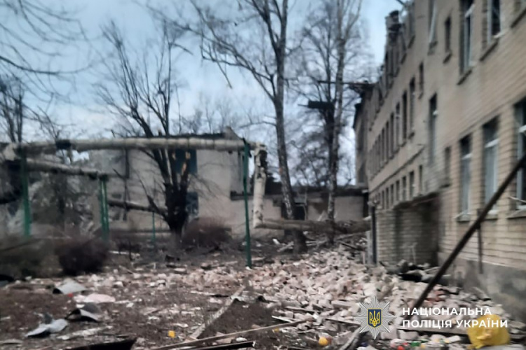 Війська рф атакували 10 населених пунктів Донеччини: у Добропіллі поранено людину