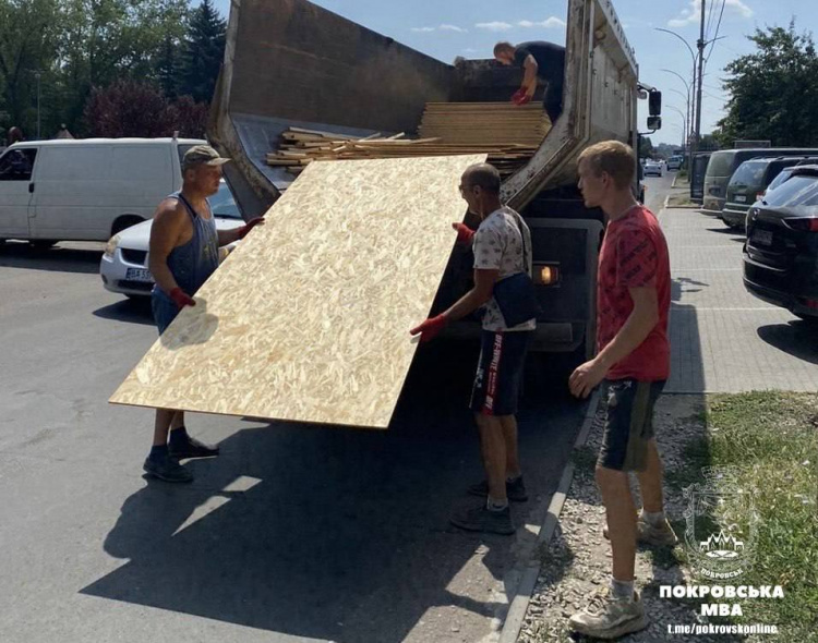 Покровськ лікує рани після нічних ворожих влучань