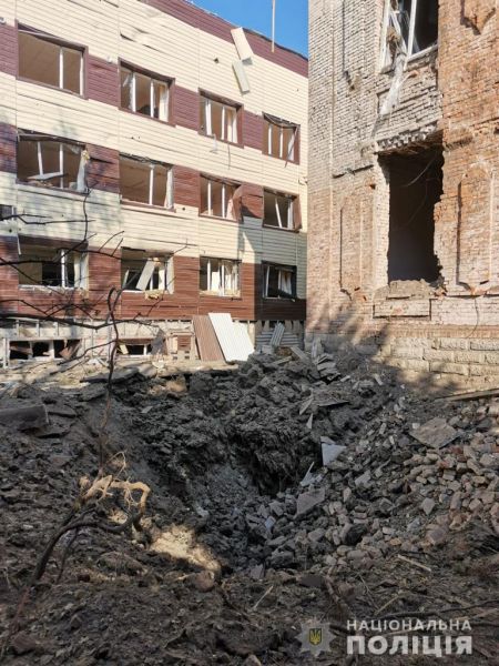 Російські окупанти знищили на Донеччині ще два навчальних заклади – поліція Донеччини