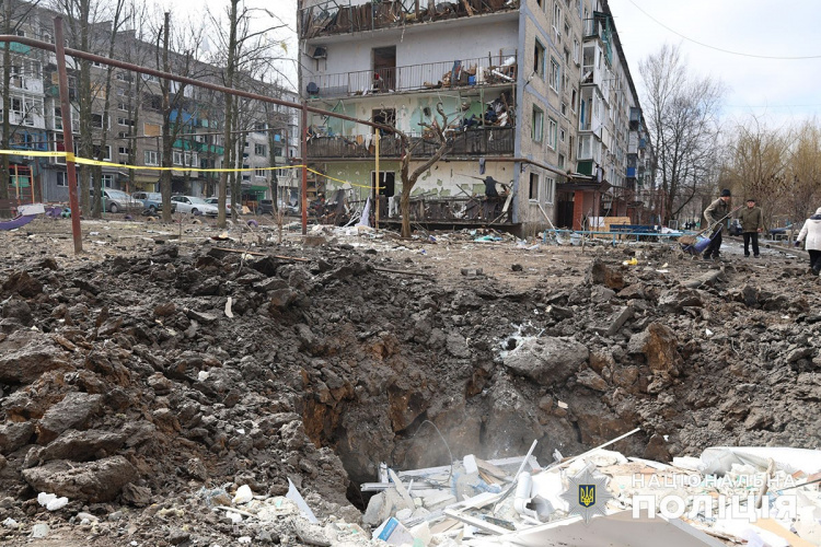 Наслідки російської атаки на Мирноград і Новогродівку показали в поліції Донеччини