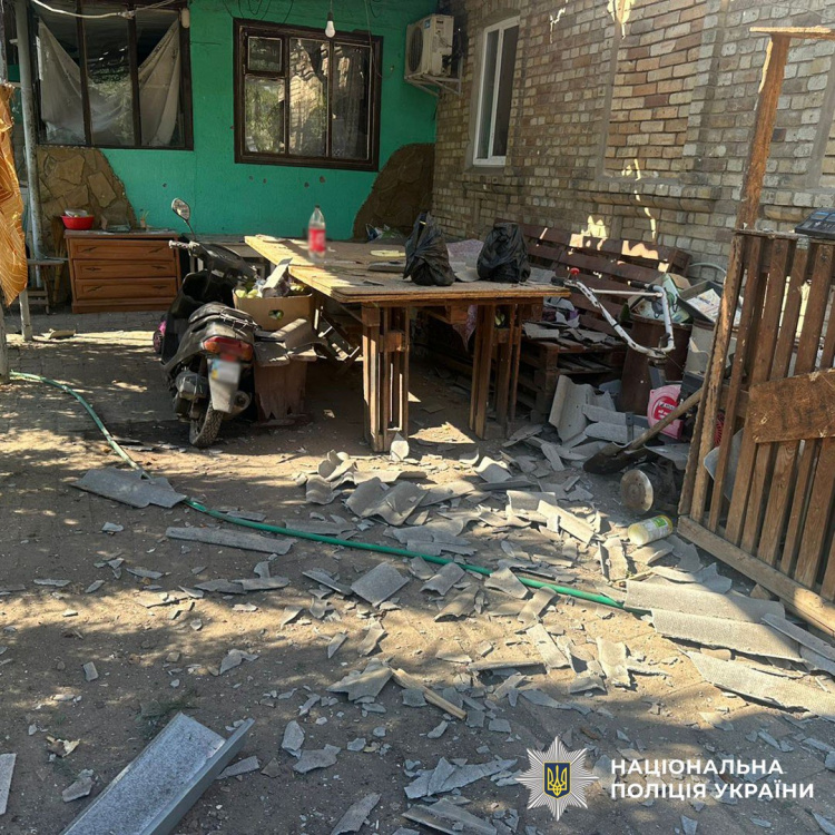Російські атаки забрали життя двох людей на Донеччині, ще шість зазнали поранень