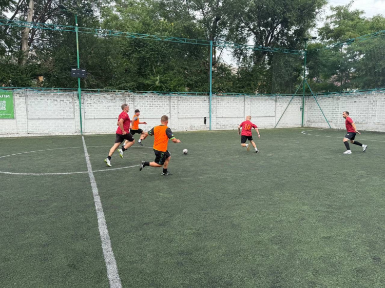 Гродівська ТГ організувала в Дніпрі змагання з мініфутболу до Дня Конституції України