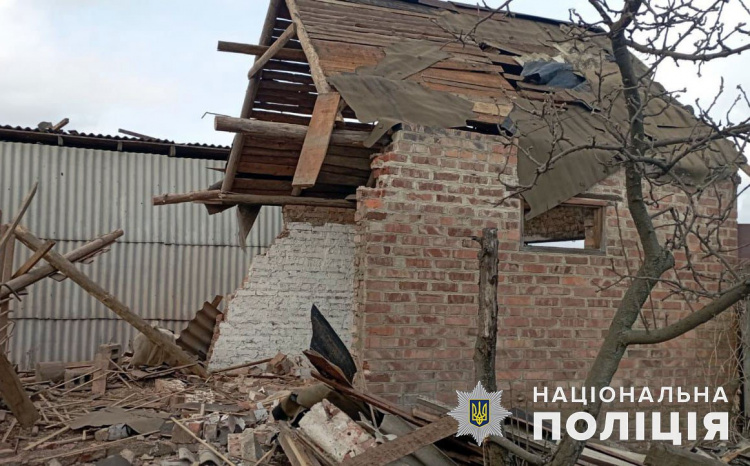 Доба обстрілів Донеччини минула без постраждалих, але з численними руйнуваннями